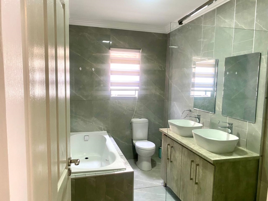 4 Bedroom Property for Sale in Waterval East North West